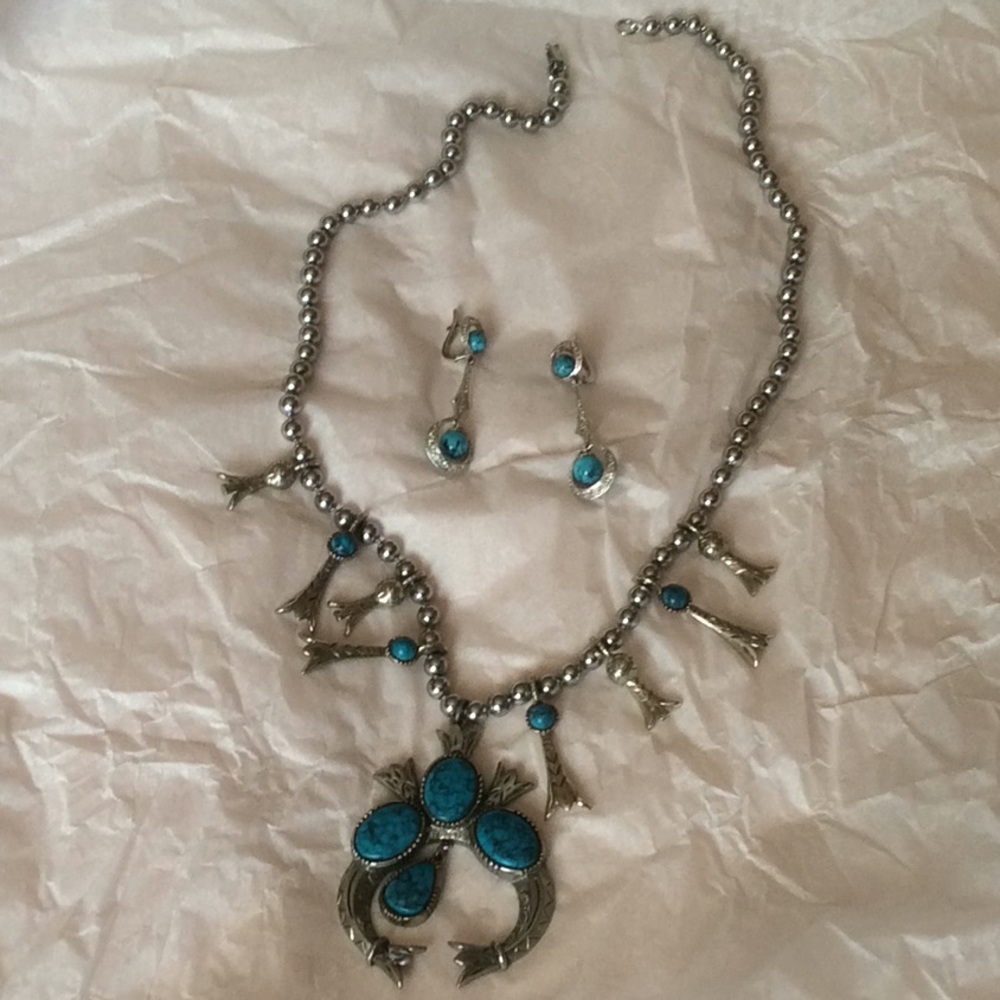 Turquoise stone necklace and earring set